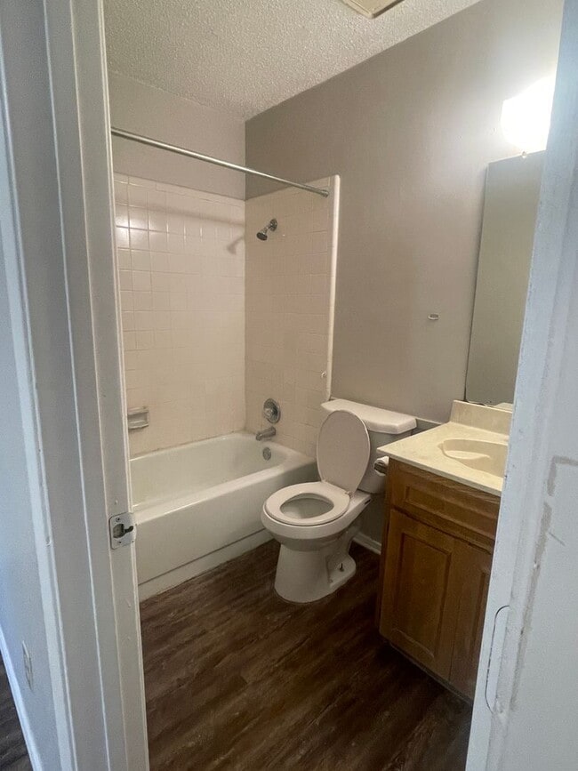 Building Photo - Walking Distance to Lake Arlington 2/2