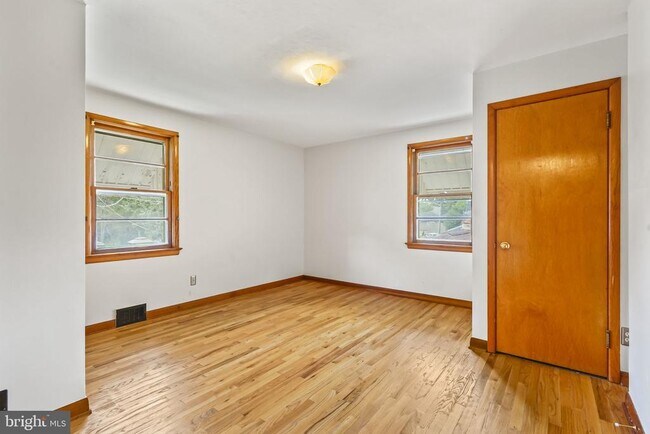 Building Photo - 1125 Parkway Ave
