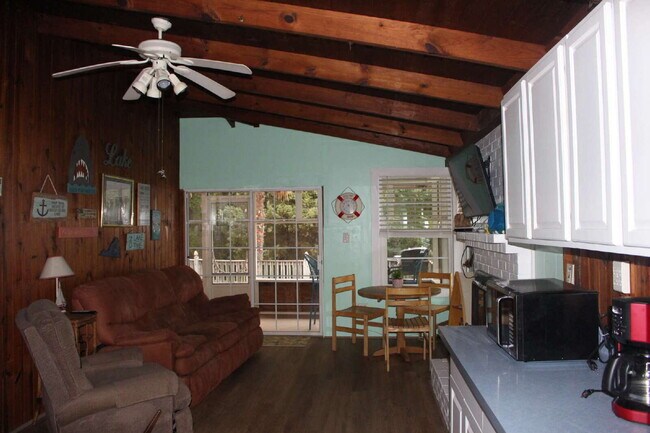Building Photo - Welcome to Marguretteville on Kerr Lake!