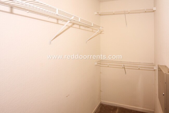 Building Photo - West side Indy, Cute 2 Bed, 2 Bath Home w/...