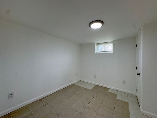 Building Photo - 1108 Elm Ridge Ave