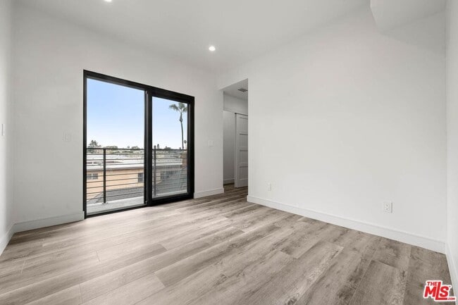 Building Photo - 1290 1/2 South Sherbourne Drive Apt #1920, Los Angeles, CA 90034 - 5 BR 4 BA house