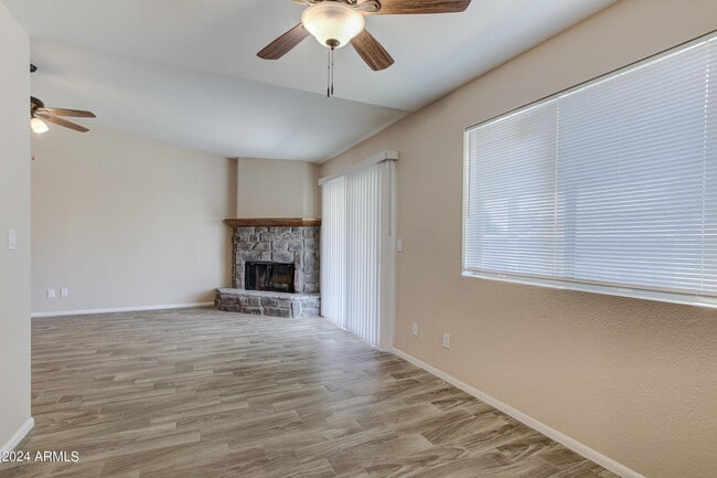 Building Photo - 5111 W Beverly Ln