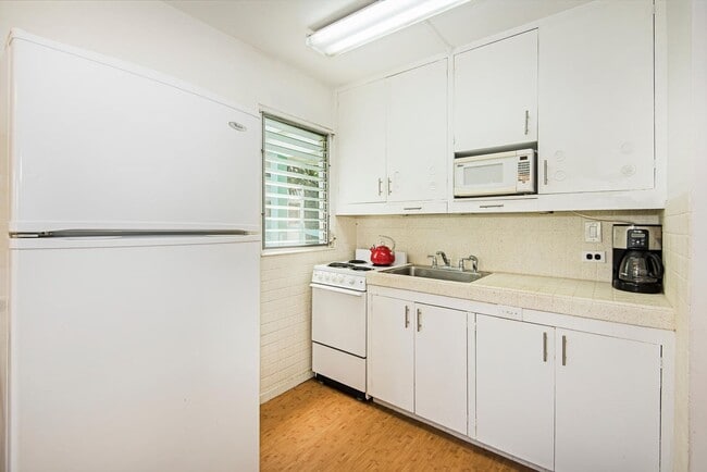 Building Photo - Diamond Head Ambassador #201