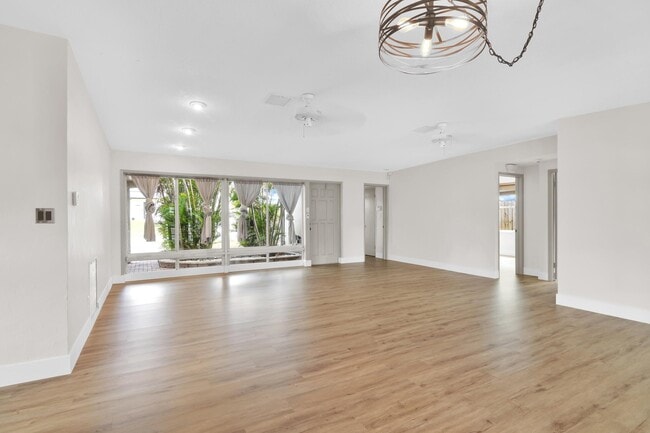 Building Photo - 2431 Key Largo Ln