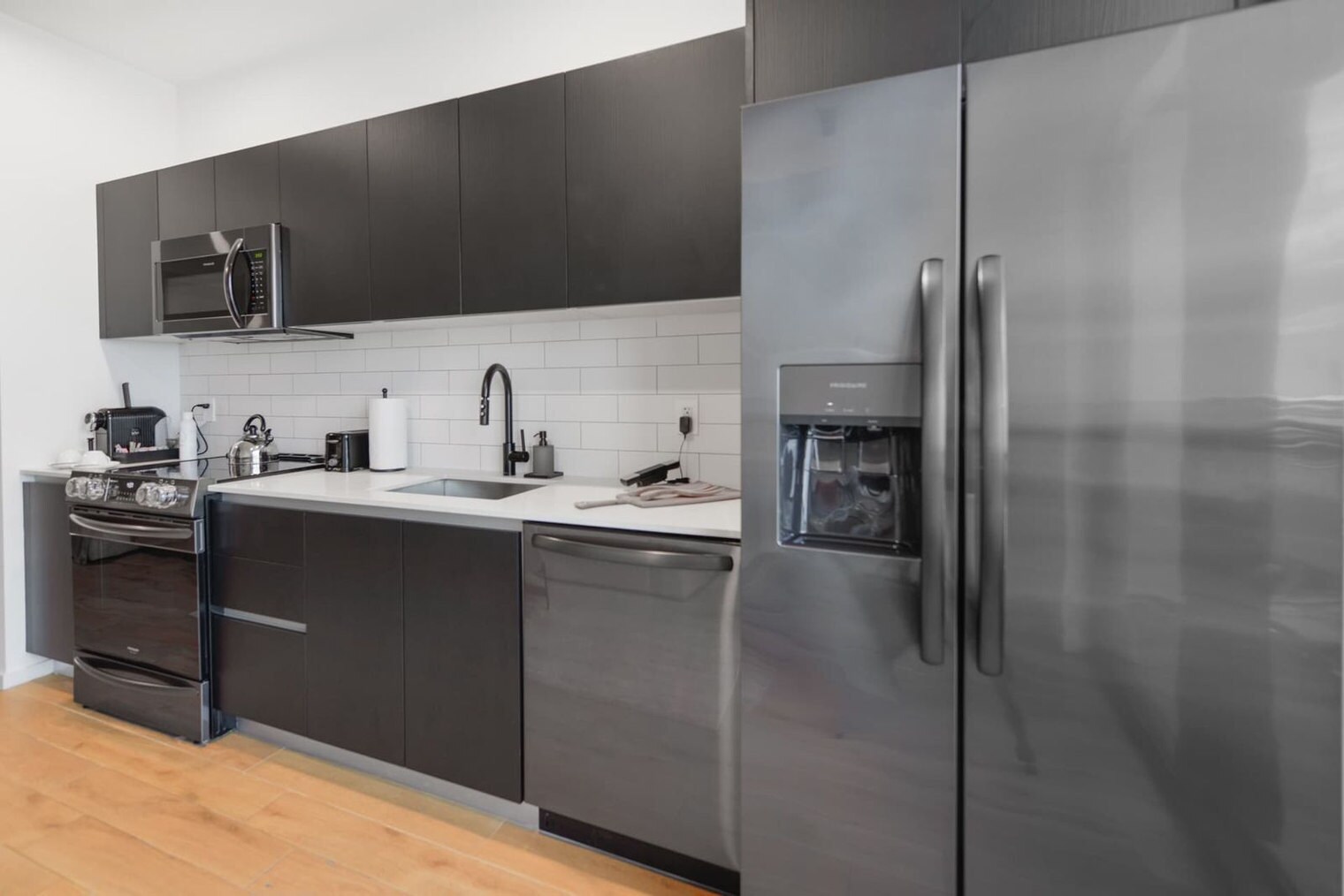 Building Photo - 398 NE 5th St