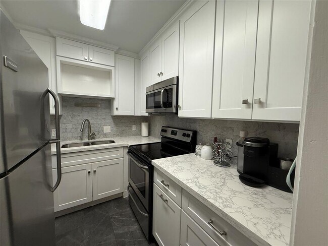 Primary Photo - 2601 Bellefontaine St