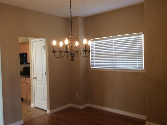 Building Photo - 1824 Baslia Ln