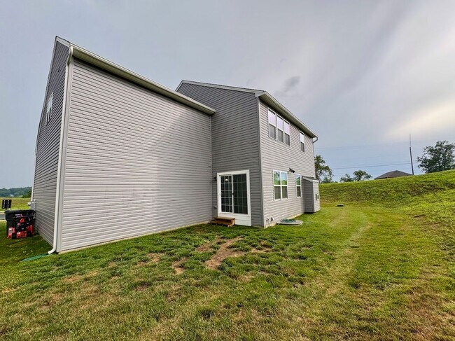 Building Photo - 203 Braeburn Dr