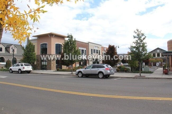 Building Photo - 3 Bed, 2.5 Bath Home in Battle Ground With Primary Suite on Main Floor