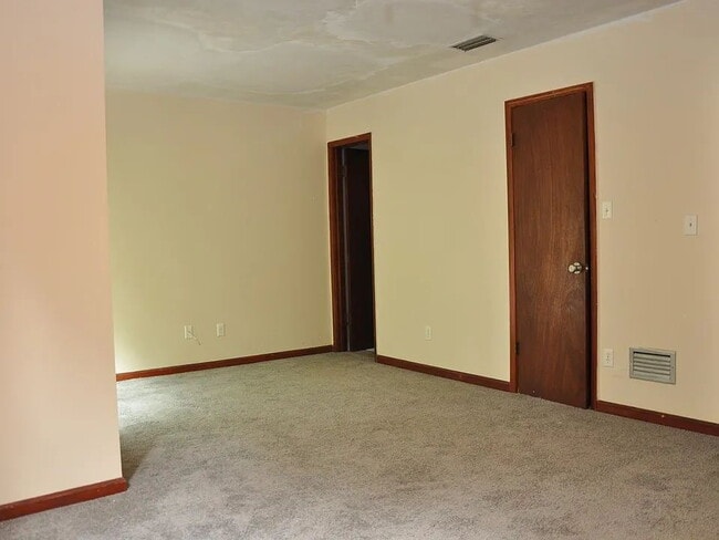Building Photo - 1208 Cross Creek Way