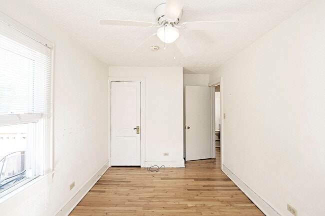 Building Photo - Charming Woolen Mills Home Near Meade Park