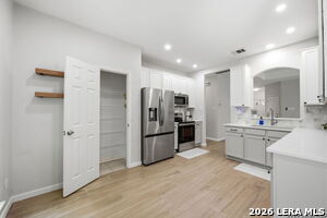 Building Photo - 8787 Laurel Canyon Dr