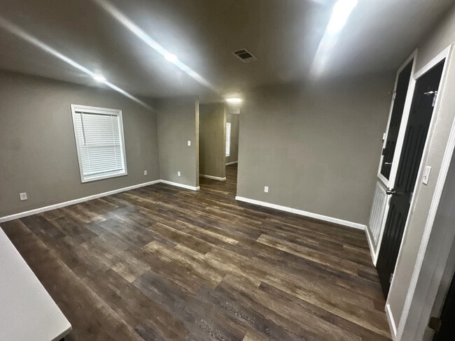 Building Photo - 11161 Soape Rd