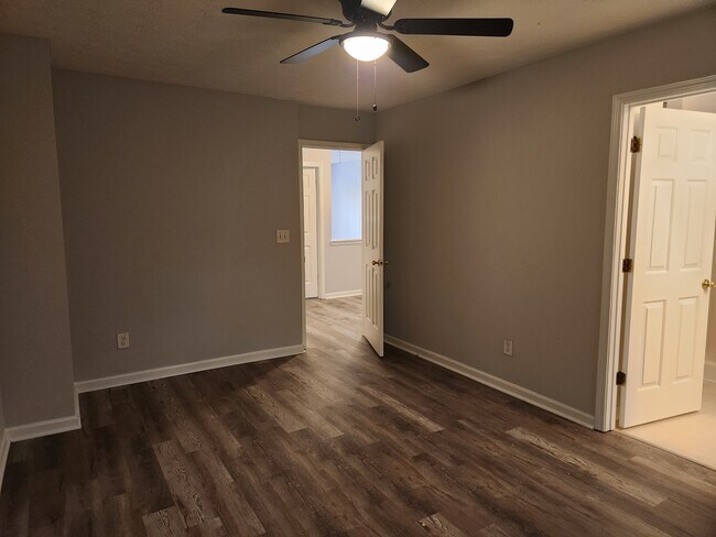 Building Photo - 1545 Eastern Sunrise Ln