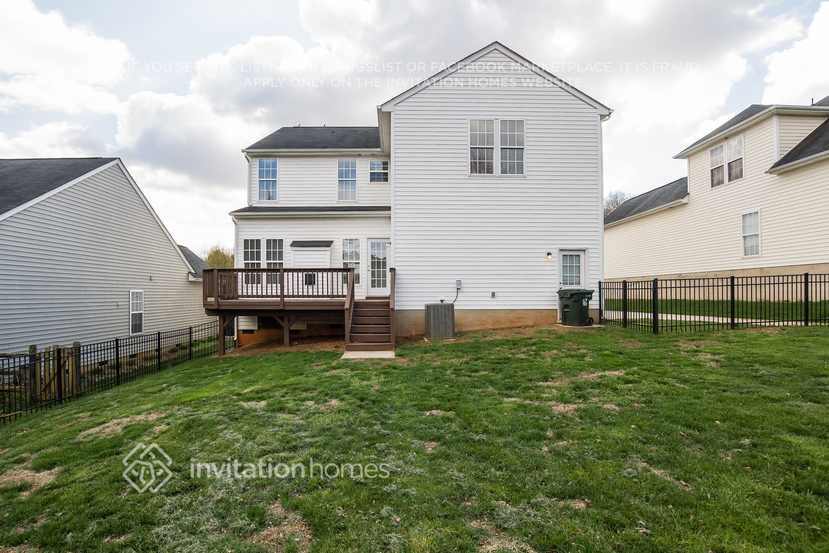 Building Photo - 8515 Castledown Dr