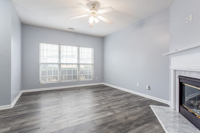 Building Photo - 7220 Oakley Ct