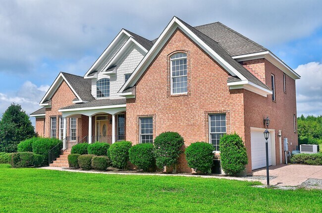 Building Photo - BEAUTIFUL HOME FOR RENT SOUTH CHESAPEAKE!