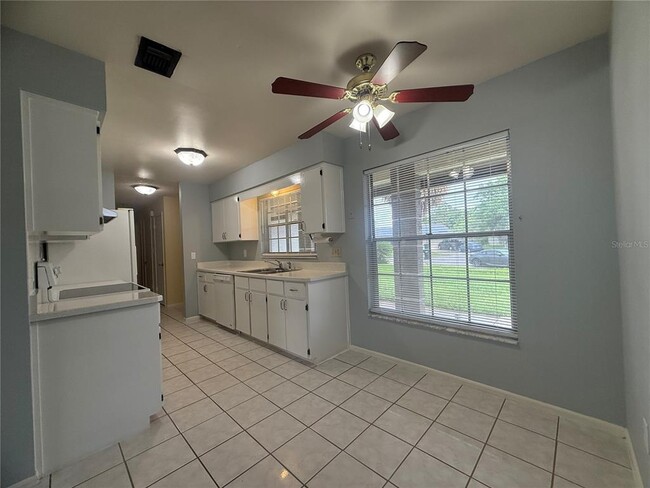 Building Photo - 12116 Medan Ct