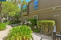 Building Photo - 2075 Ascot Dr