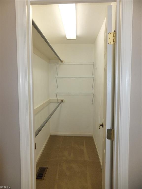 Building Photo - 4420 Clyde St