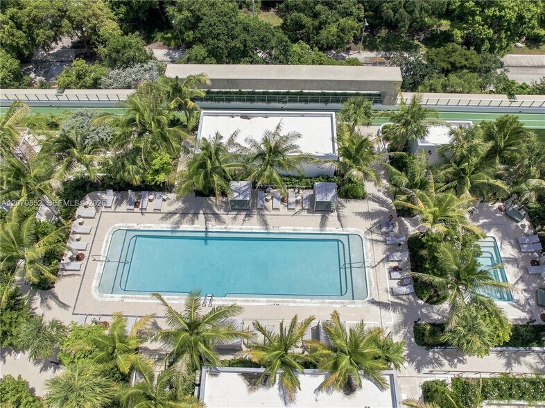 Building Photo - 2200 Brickell Ave