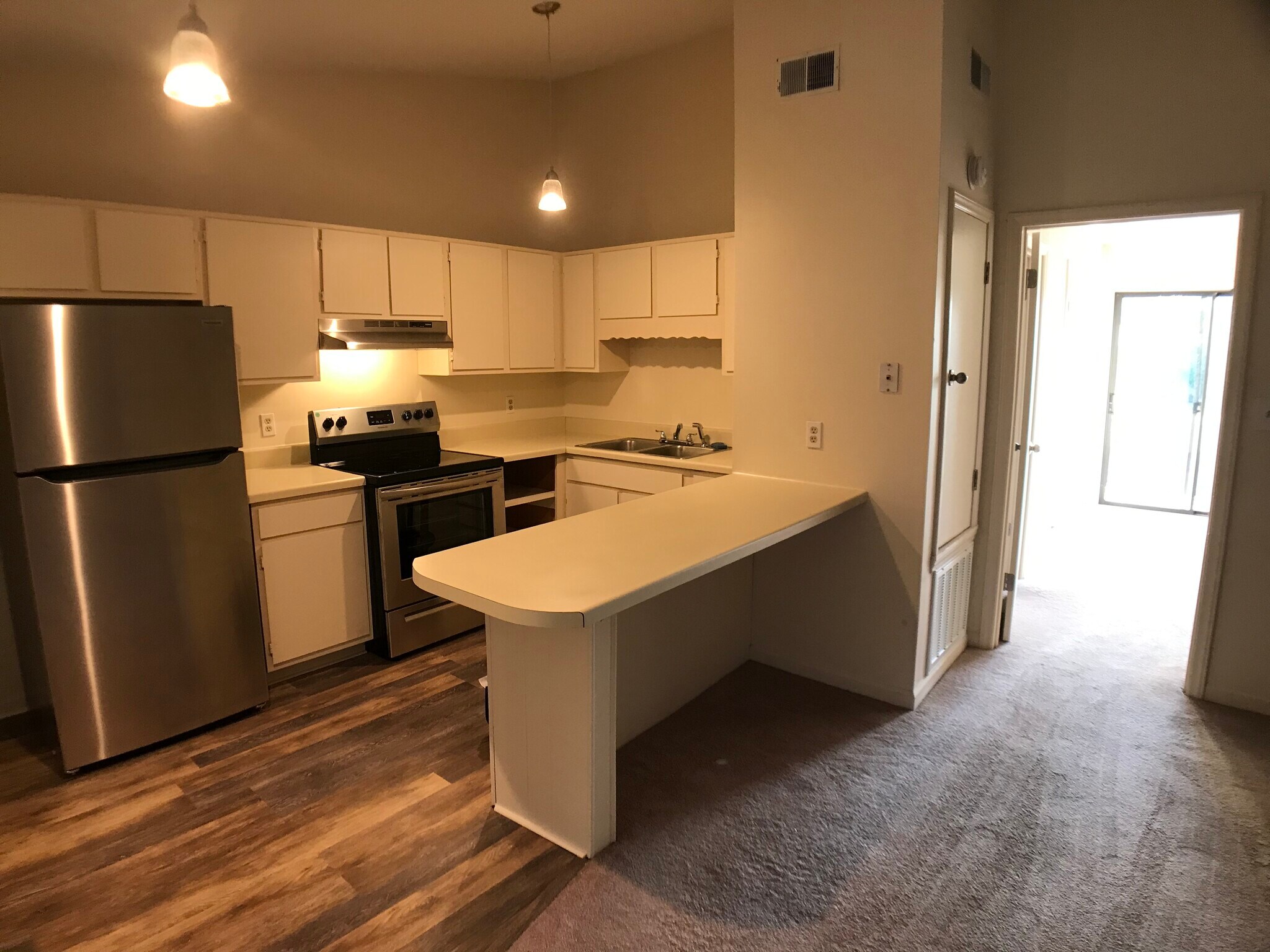 Building Photo - 2536 Flint Dr