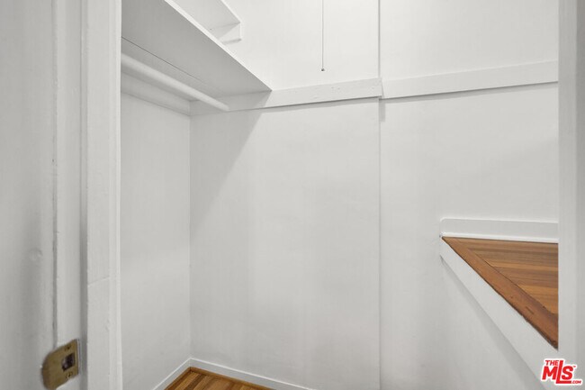 Building Photo - 1143 S Rimpau Blvd