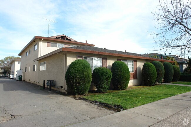 Primary Photo - 1342 Essex Way