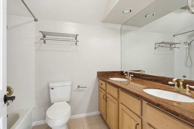 Building Photo - Santa Teresa 5-Bedroom 3-Bathroom Home