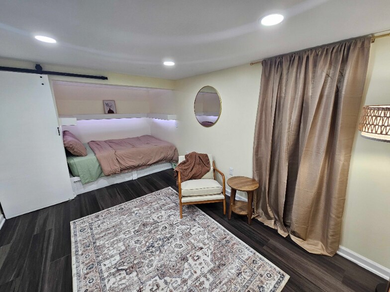 Building Photo - 318 Murphy Ave