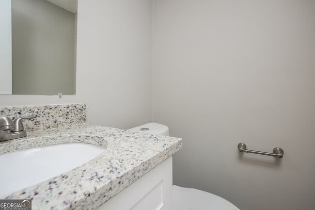 Building Photo - 140 Paces Way