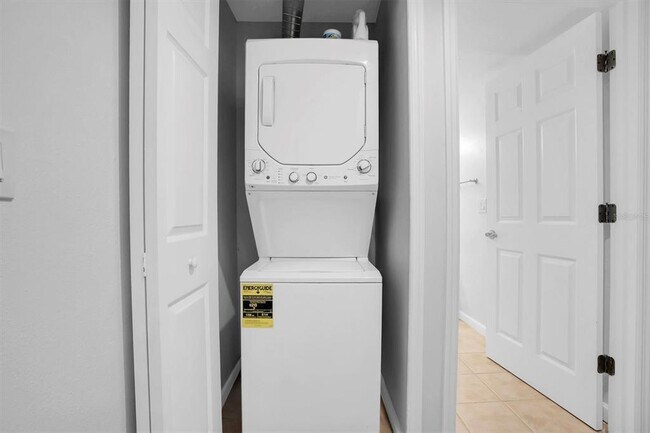 Building Photo - 2500 Winding Creek Blvd