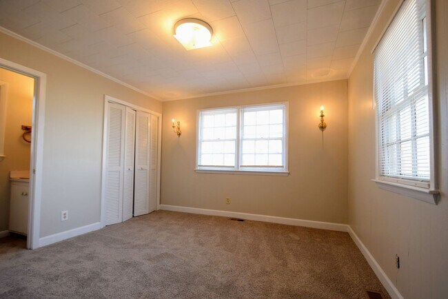 Building Photo - 5325 Trampas Ct
