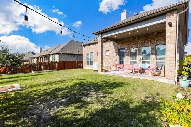 Building Photo - 722 Kingston Pl