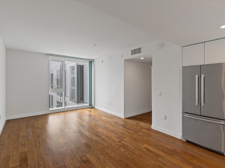 Building Photo - 555 Fulton St