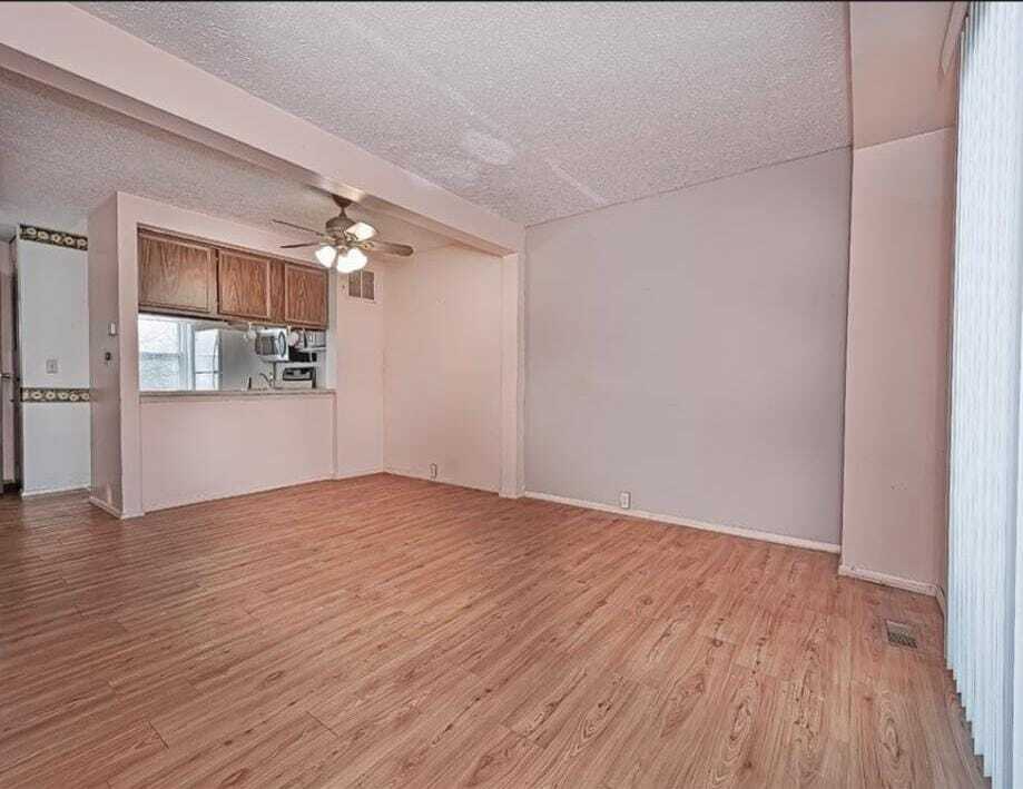 Building Photo - 1005 Cottonwood Ct