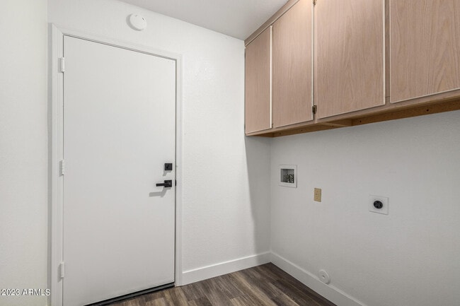 Building Photo - 4325 E Montgomery Rd