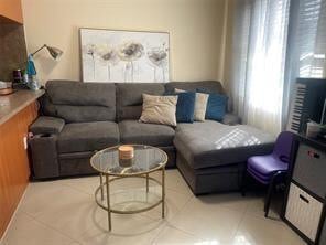 Building Photo - 210 SE 9th St