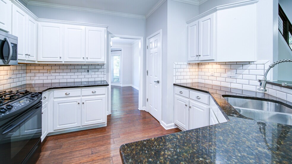 Building Photo - 680 Evening Pine Ln