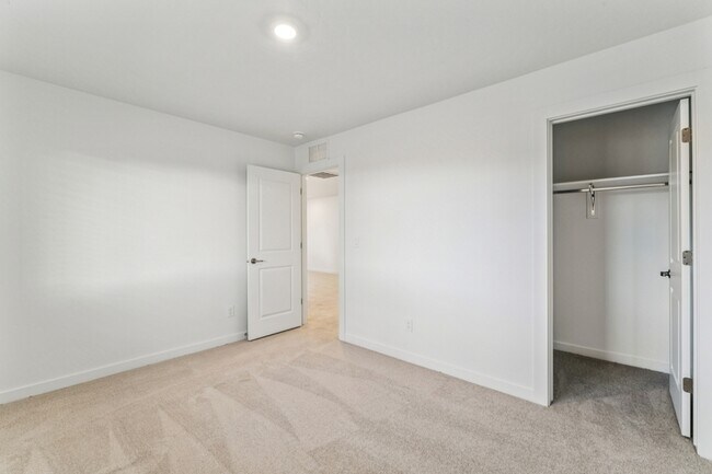 Building Photo - 8284 W Grey Alder Dr