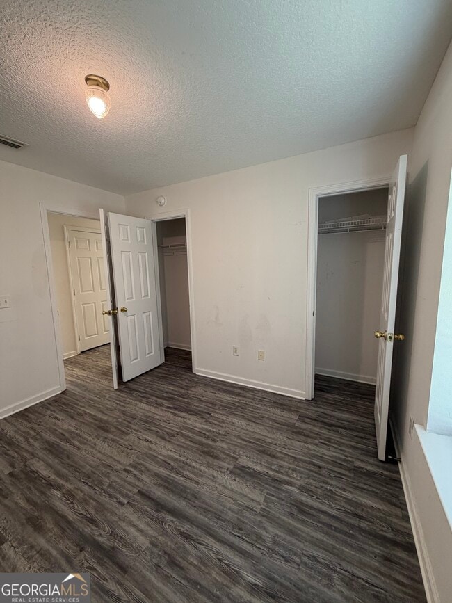 Building Photo - 401 Lawnwood Ct