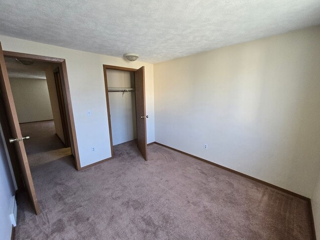 Building Photo - Three bedroom home in Franklin Square