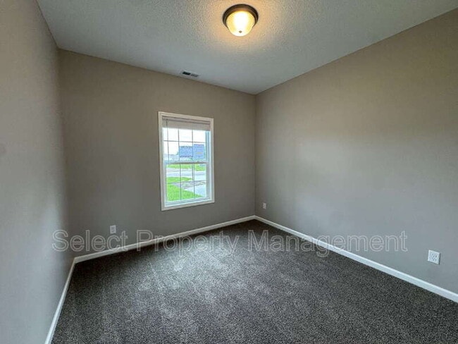 Building Photo - 8783 Elmont Cv