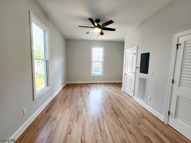 Building Photo - 24 W Stewart St