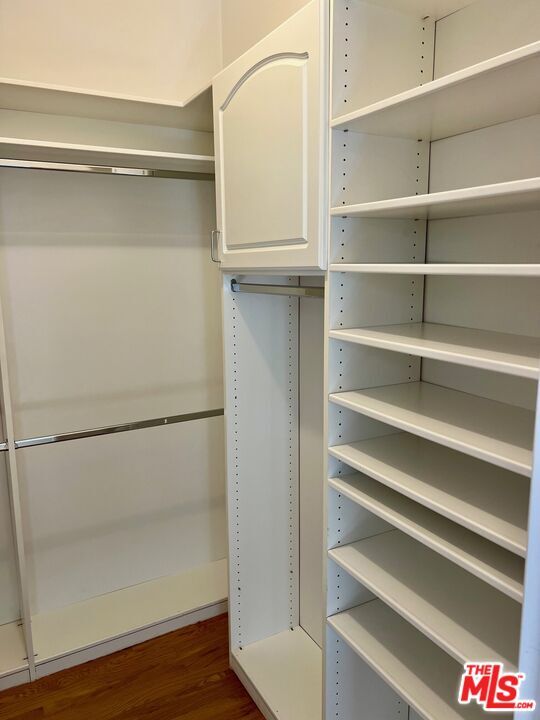 Building Photo - 1586 Palisades Dr