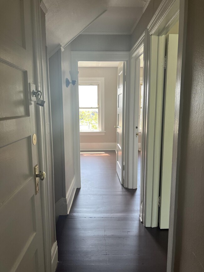 Building Photo - 269 Selye Terrace