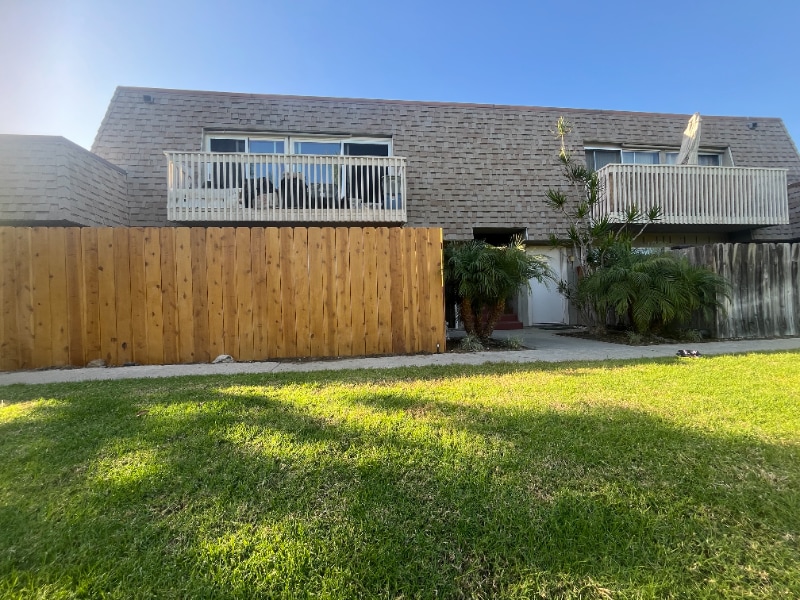 Building Photo - 407 Requeza St