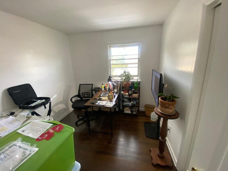 Office/Bedroom - 6 Borman Dr