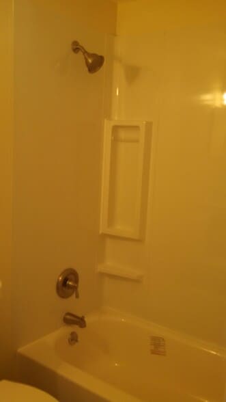 Shower - 121 Huyshope Ave